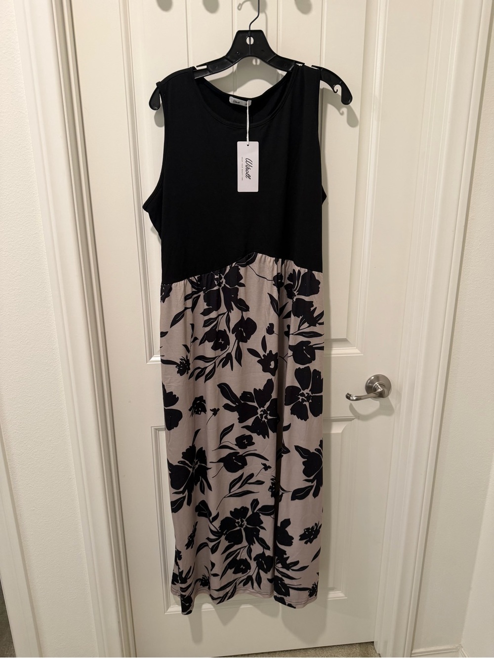 Women’s Maxi dress Blk/tan floral print size XL